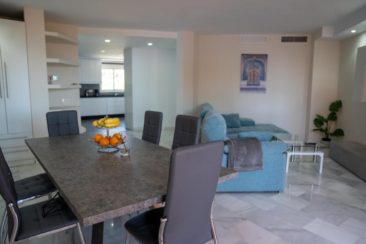 Luxury Three Bedroom Apartment At Estepona Eksteriør bilde