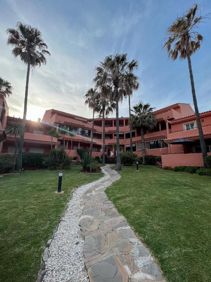 Luxury Three Bedroom Apartment At Estepona Eksteriør bilde
