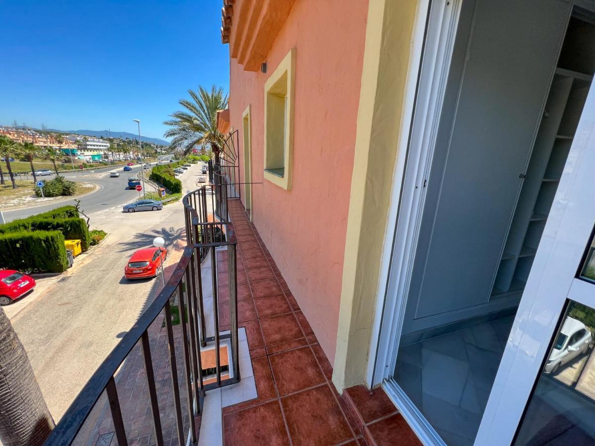 Luxury Three Bedroom Apartment At Estepona Eksteriør bilde