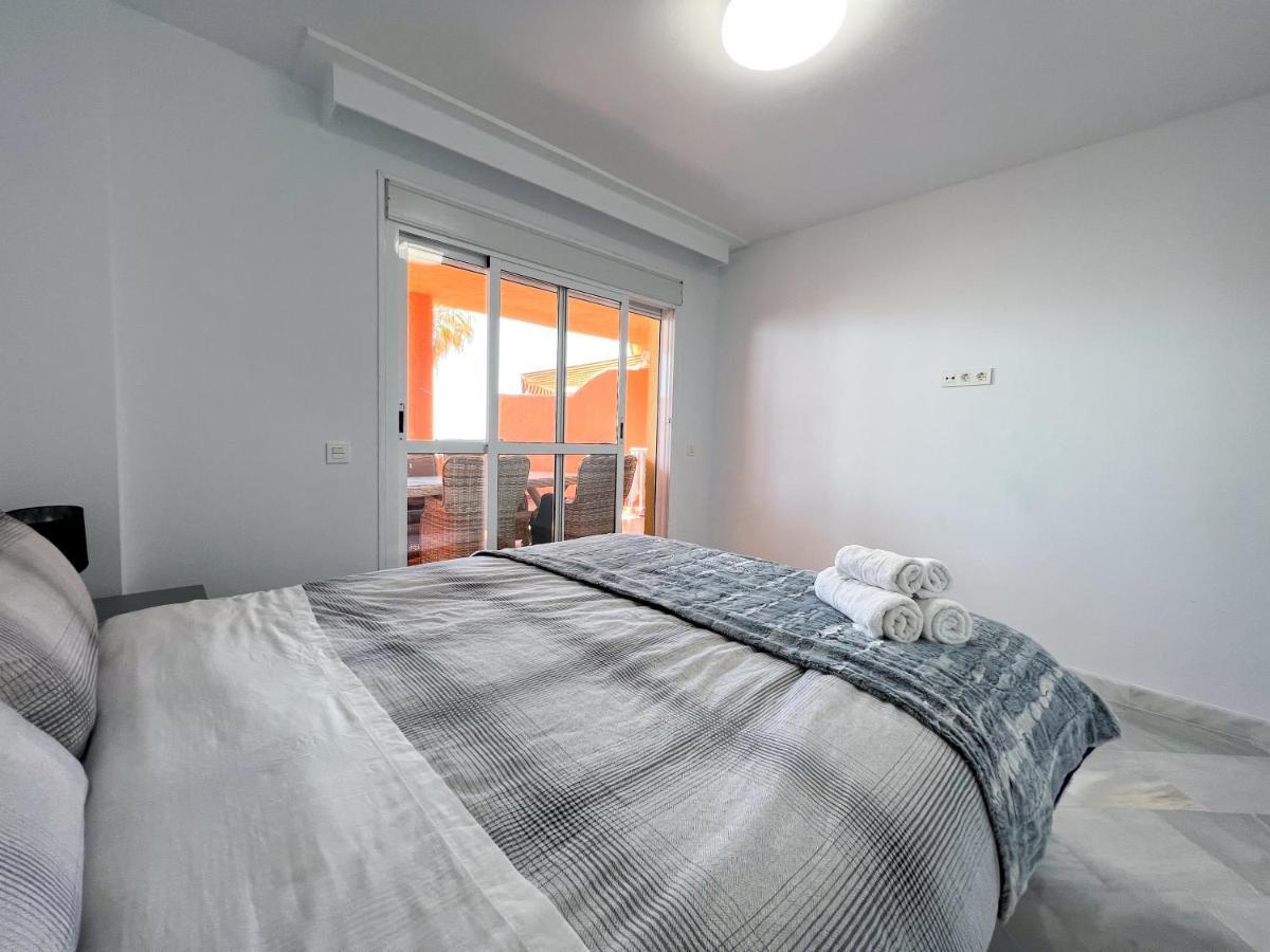 Luxury Three Bedroom Apartment At Estepona Eksteriør bilde