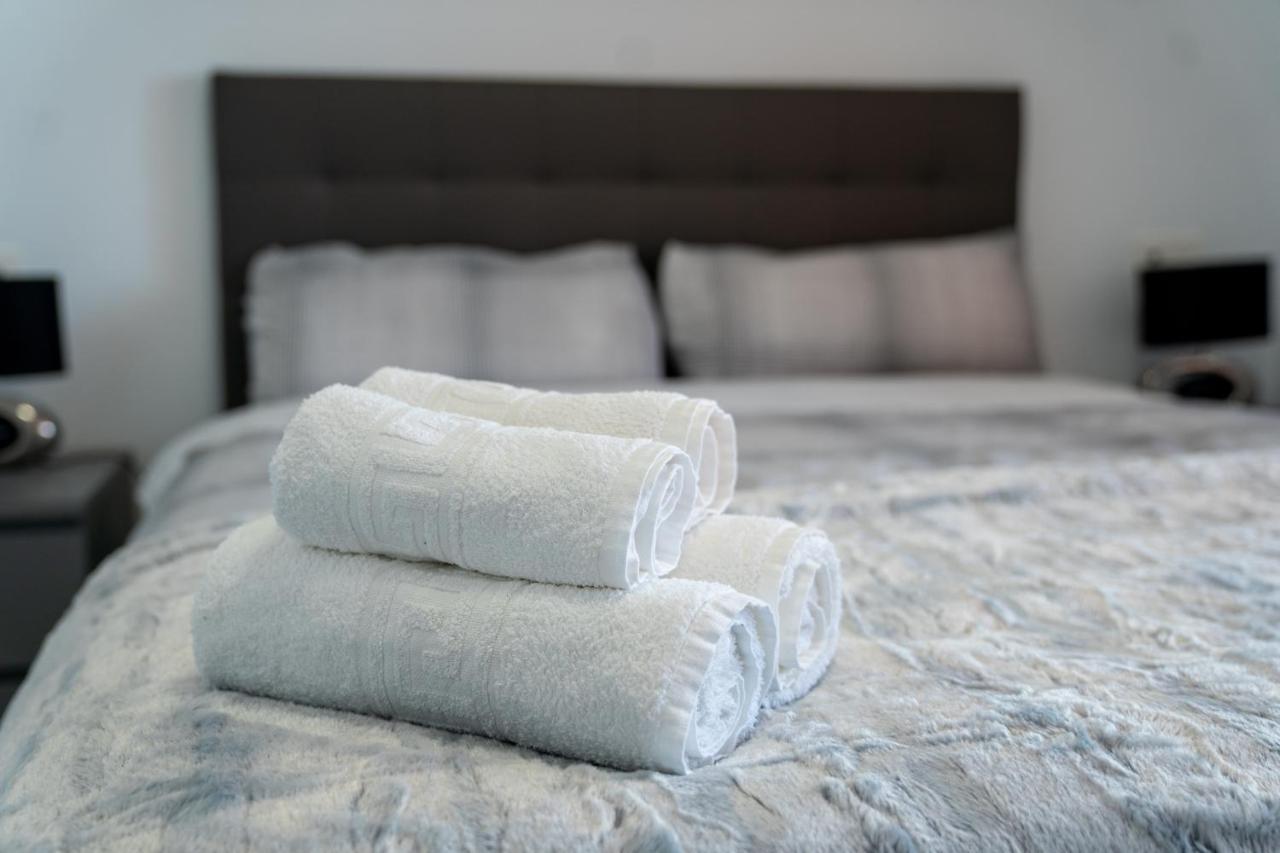 Luxury Three Bedroom Apartment At Estepona Eksteriør bilde